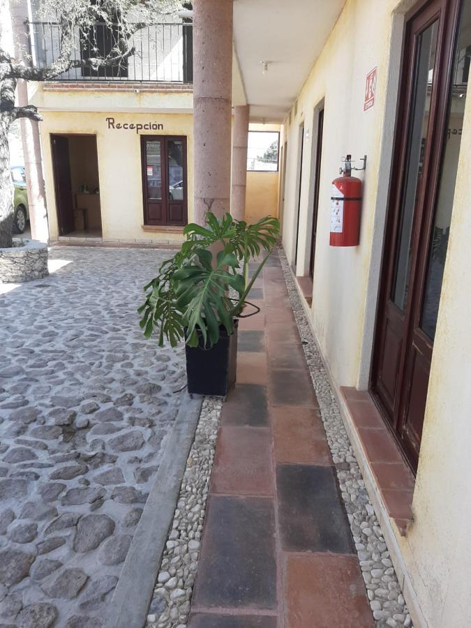 Hotel Villa Aurora ベルナル エクステリア 写真